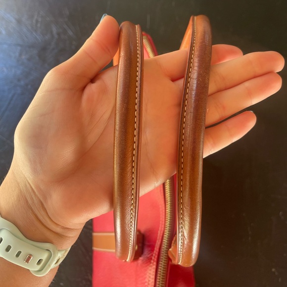 Dooney & Boruke Red Leather Handbag and matching Coin Purse - Picture 11 of 14